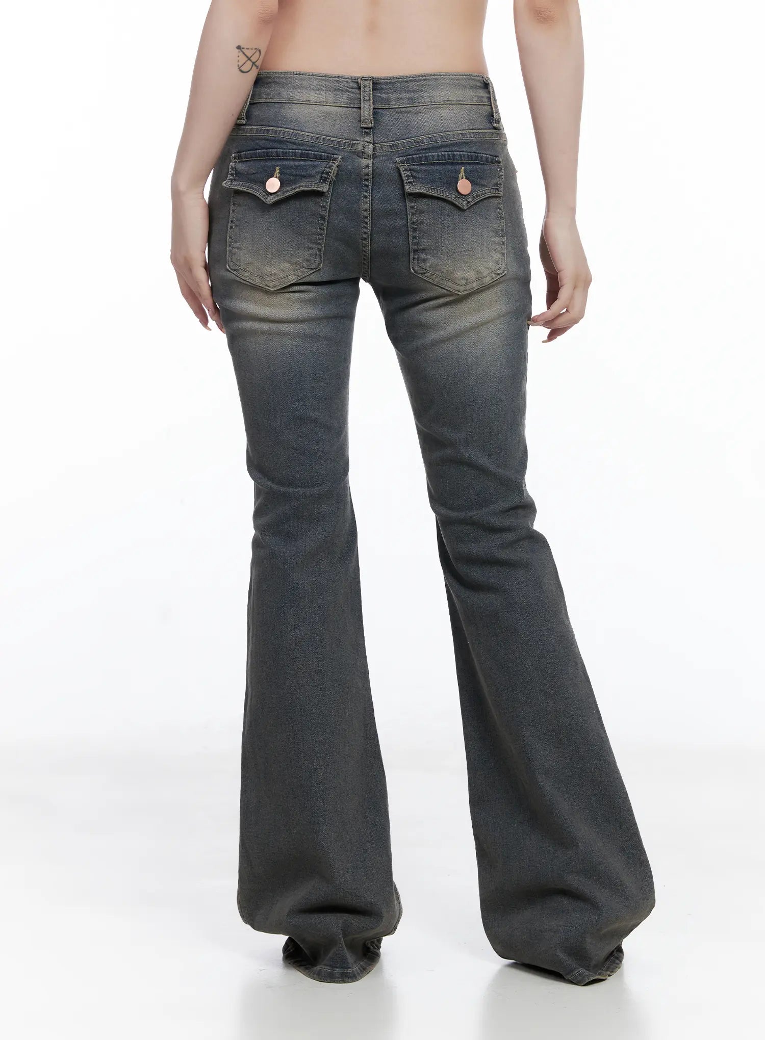 Sumin Low-Rise Flare Hip Pad Jeans CG529